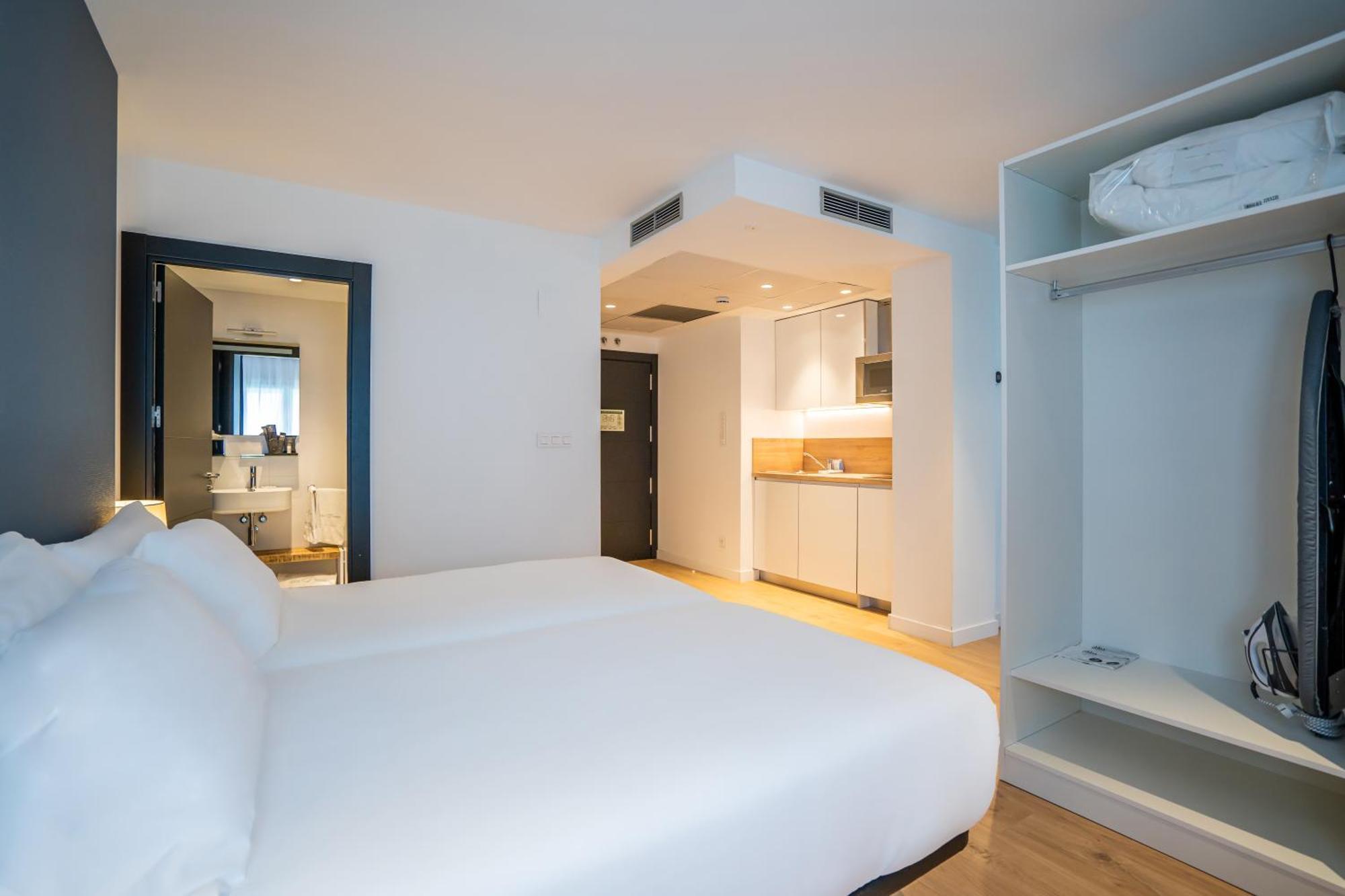 Abba Apartments Playa De Gros San Sebastian Exterior photo